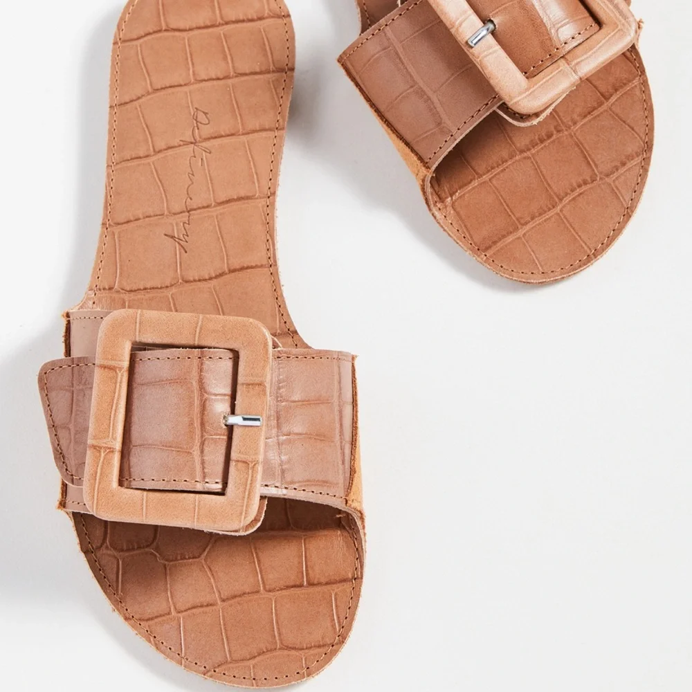 Definery loop open sandals NEW - Picture 2 of 5